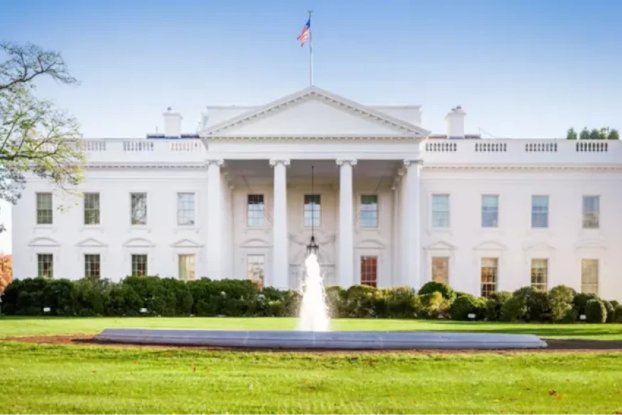 Les services secrets américains annoncent qu'une fusillade s'est produite près de la Maison Blanche avec un homme armé - L'individu a été blessé et transporté à l'hôpital