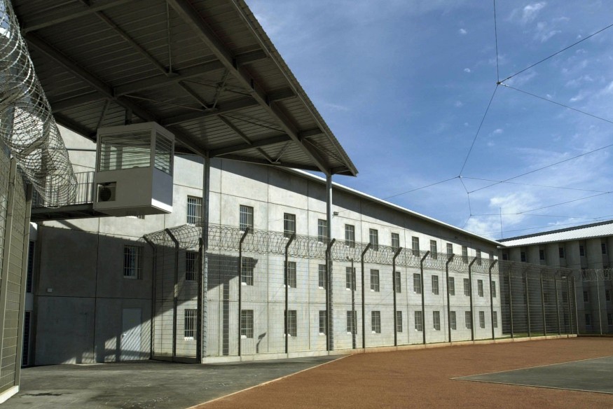 Plusieurs prisons françaises ont été visées par des incendies et des tirs dans la nuit : A Nanterre, Marseille, Toulon... - Le ministre de la Justice, Gérald Darmanin, se rend à Toulon